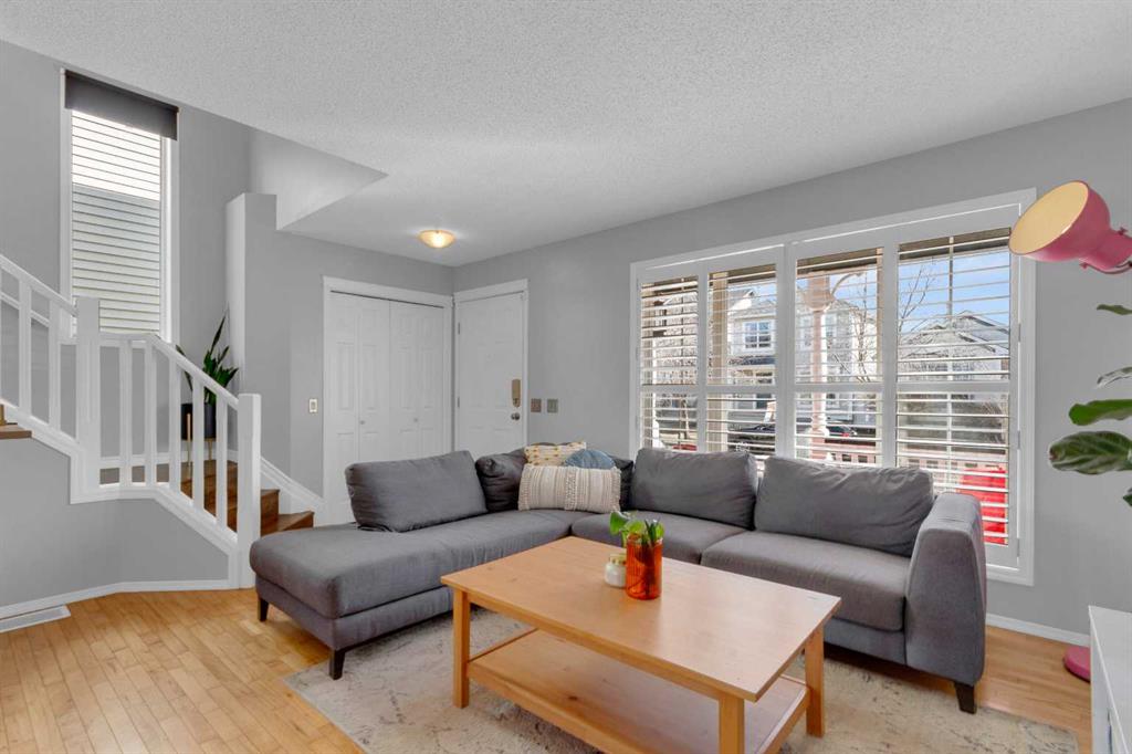 Picture for 37 Prestwick Rise SE