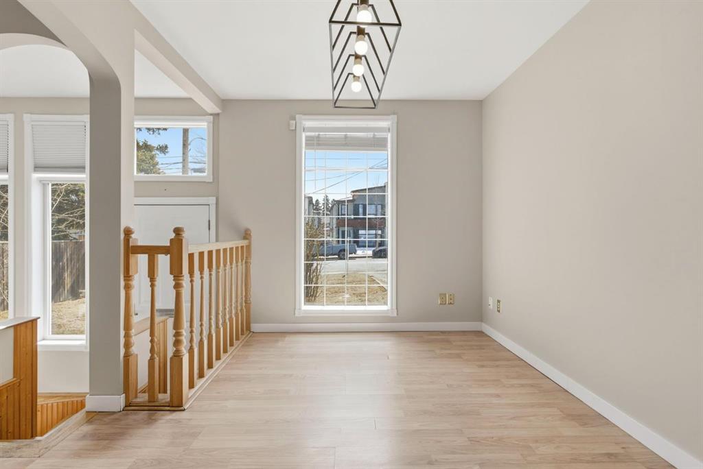 Picture for 134 32 Avenue NE