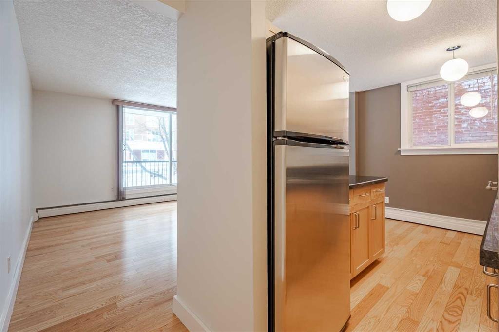 Picture for 105, 934 2 Avenue NW