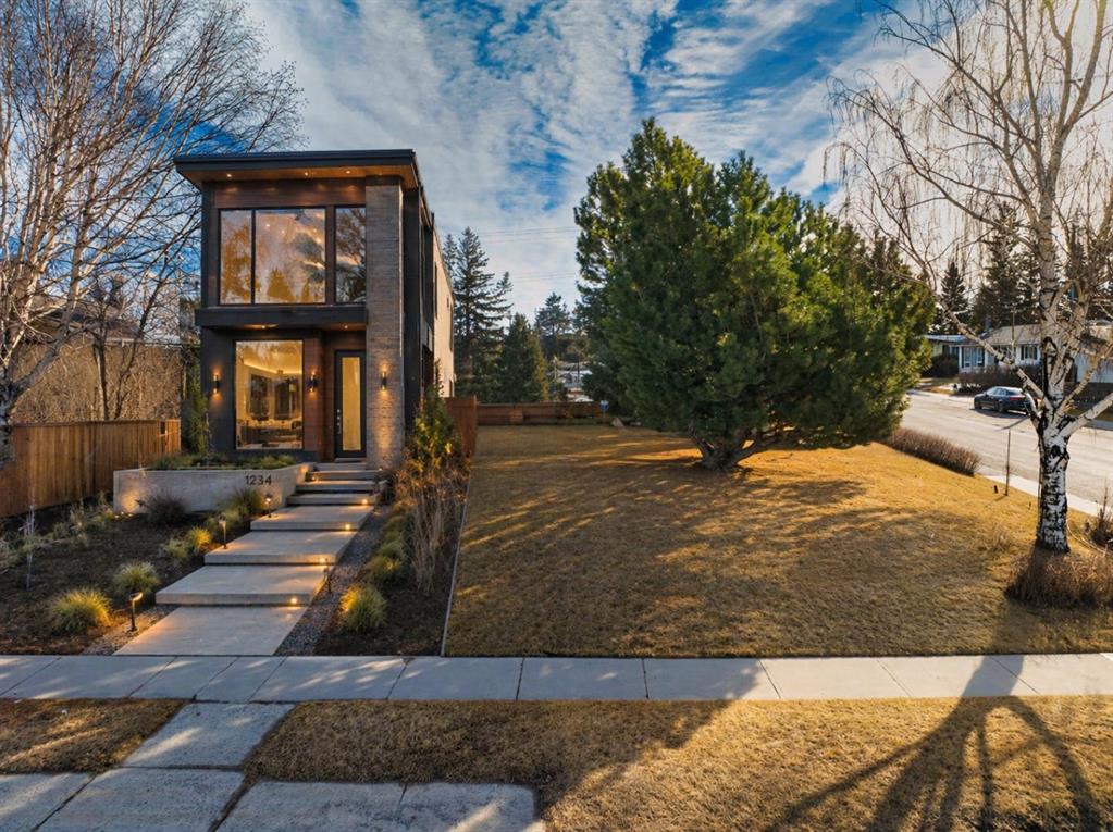 Picture for 5424 37 Street SW