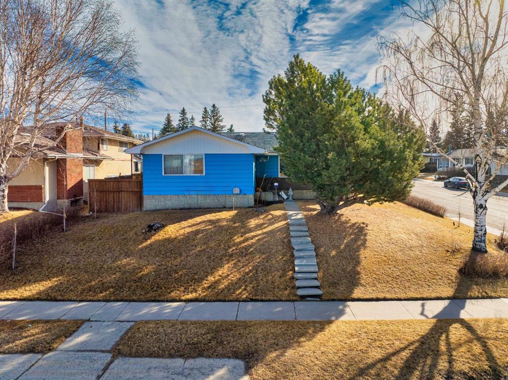 Picture for 5424 37 Street SW