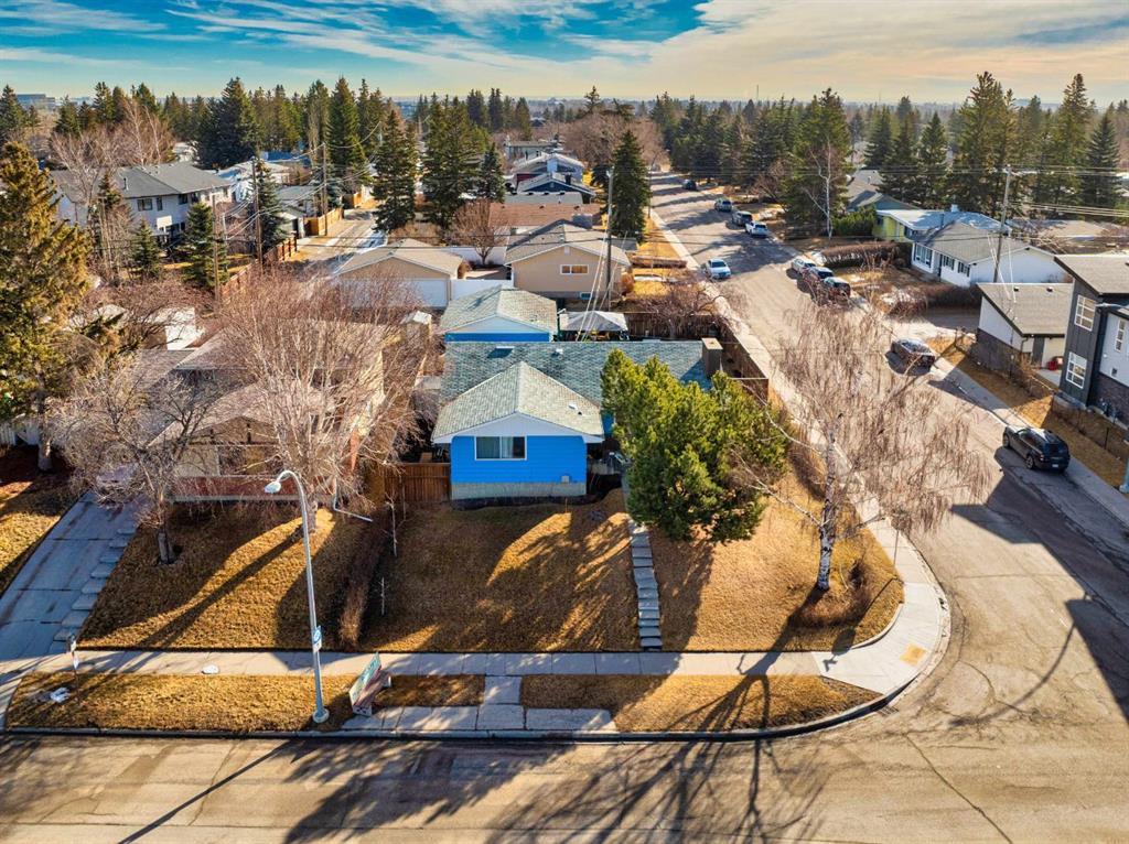 Picture for 5424 37 Street SW