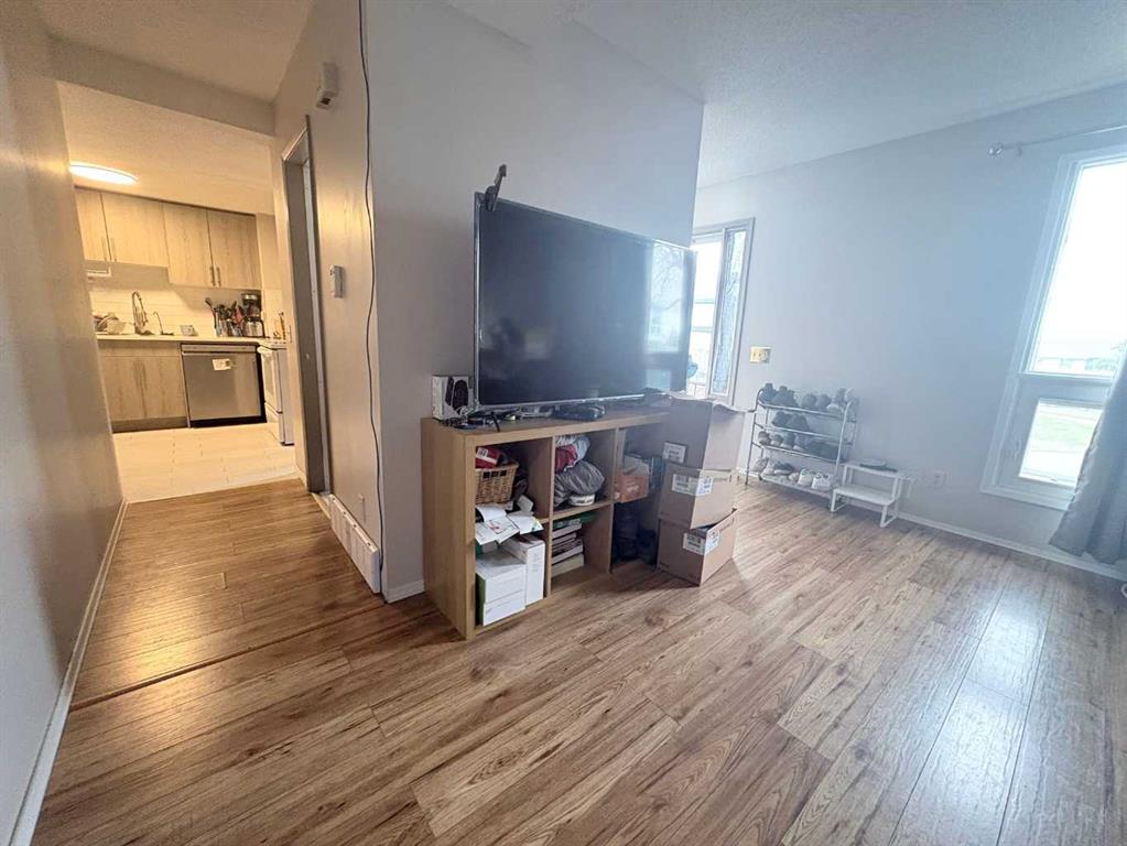 Picture for 89, 6440 4 Street NW