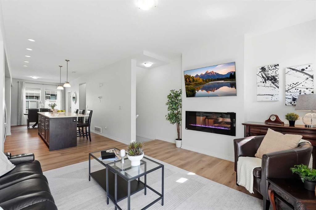 Picture for 1702, 280 Williamstown Close NW