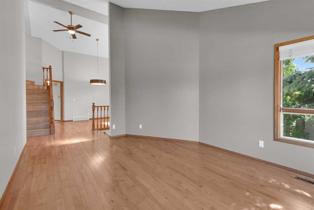 Picture for 260 Hawkwood Boulevard NW