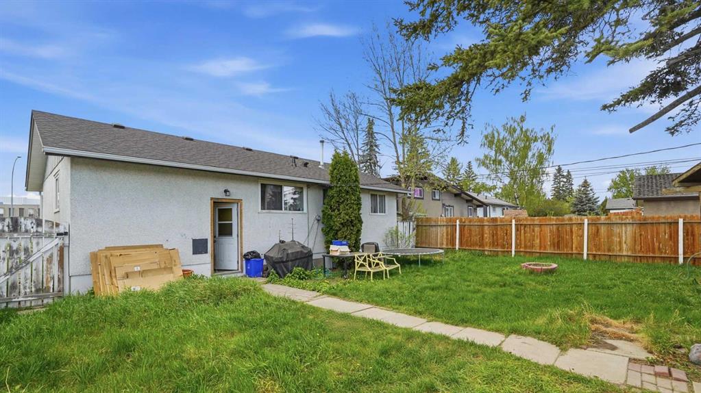 Picture for 9032 Fairmount Drive SE