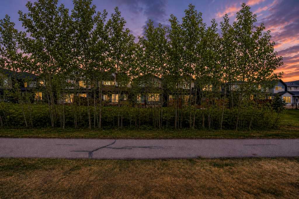 Picture for 55 Silver Spruce Grove SW