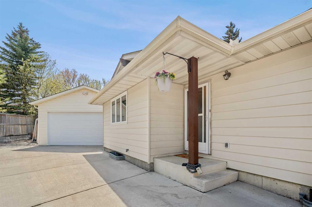 Picture for 232 Ranchview Place NW