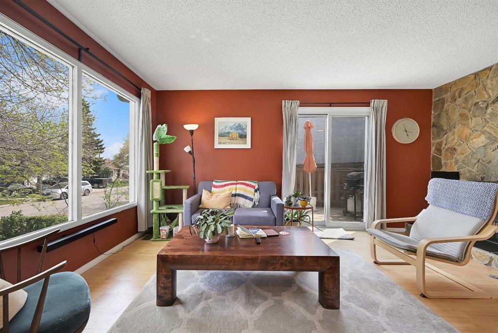 Picture for 160 Strathcona Close SW