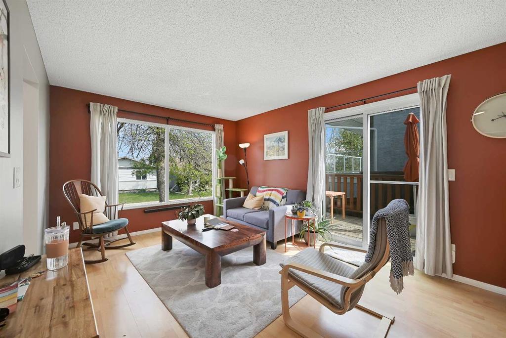Picture for 160 Strathcona Close SW