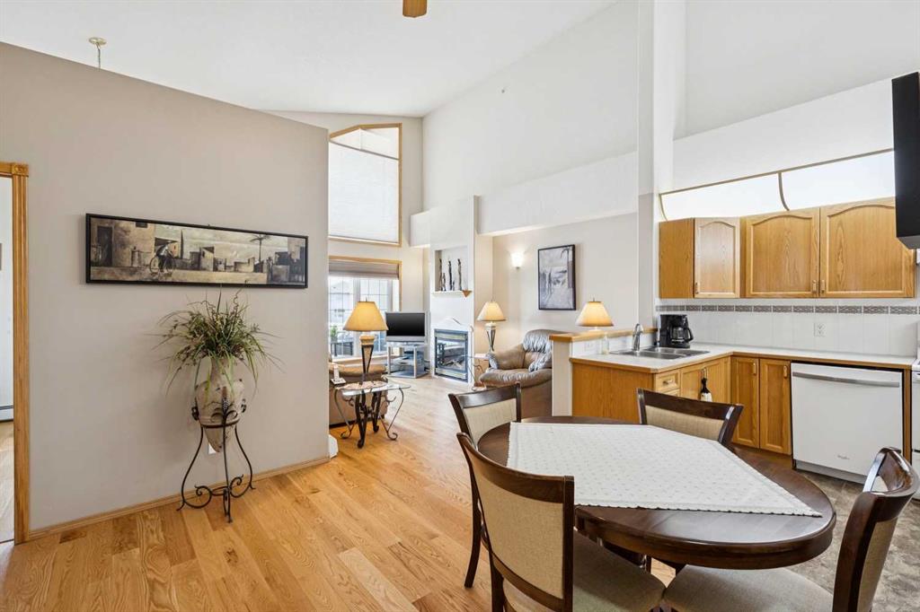 Picture for 301, 728 Country Hills Road NW
