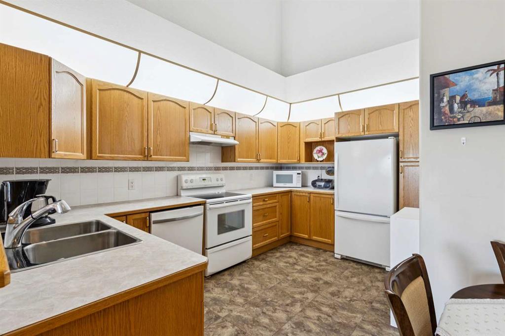 Picture for 301, 728 Country Hills Road NW