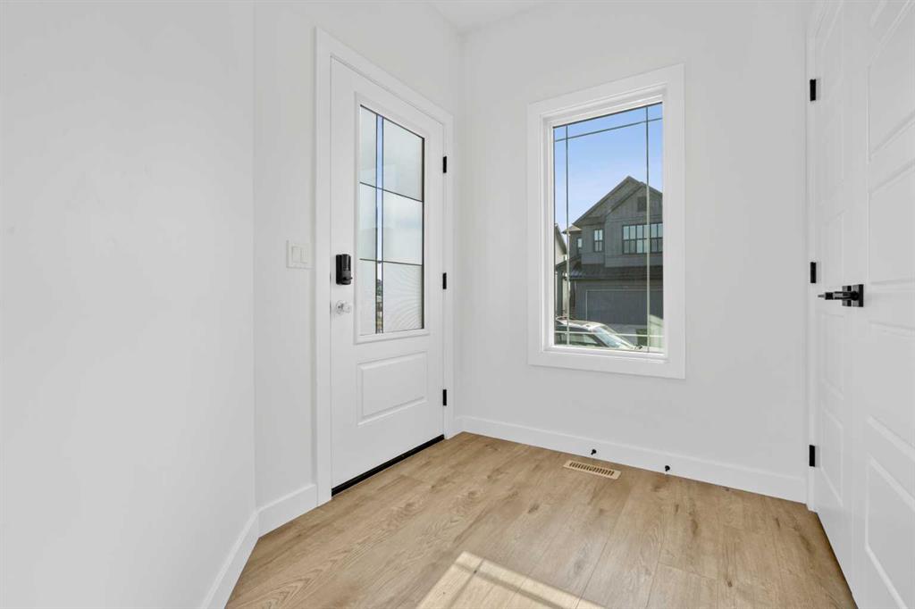 Picture for 571 Buffaloberry Manor SE