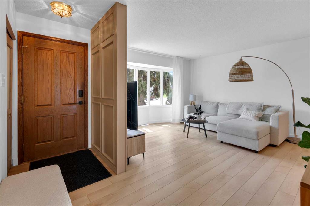 Picture for 77 Hogarth Crescent SW