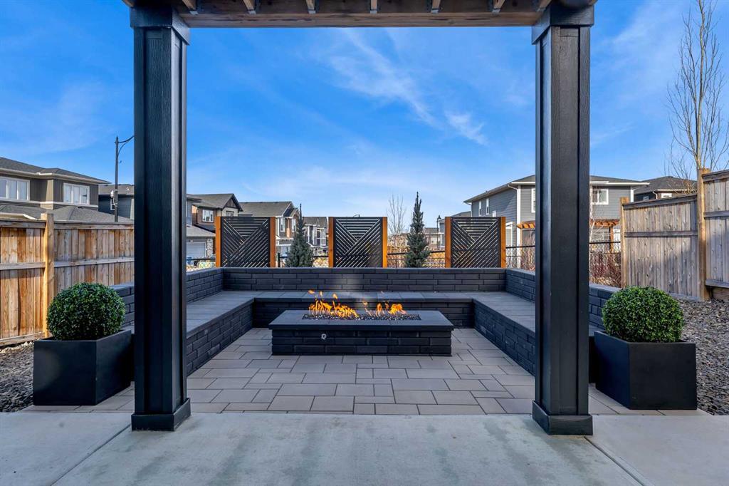 Picture for 325 Crestmont Drive SW