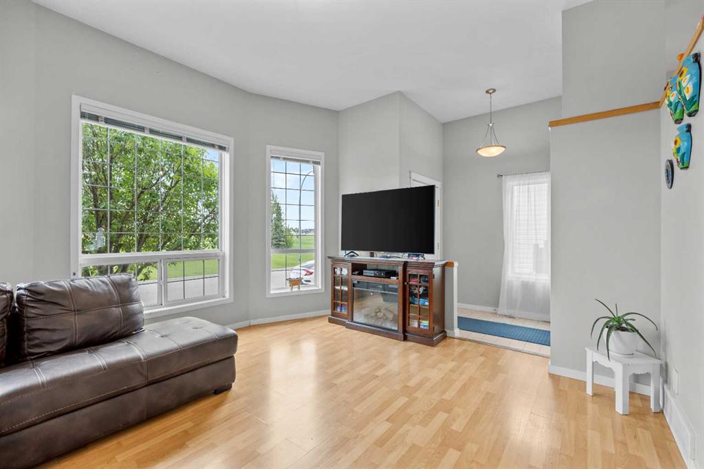 Picture for 67 Saddlemead Green NE