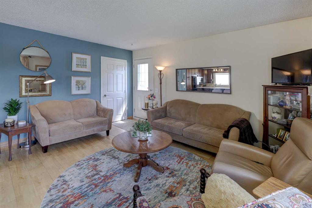 Picture for 148 Rundlecairn Rise NE