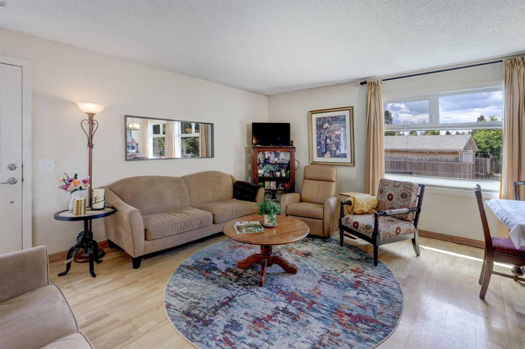 Picture for 148 Rundlecairn Rise NE