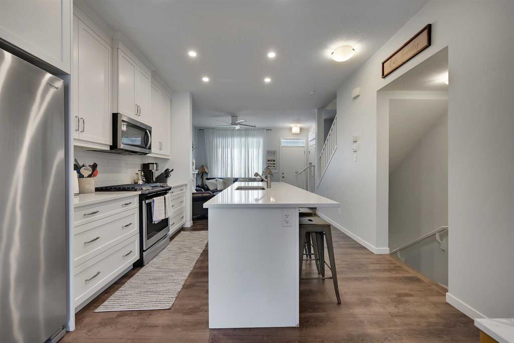 Picture for 221 Ellen Way 