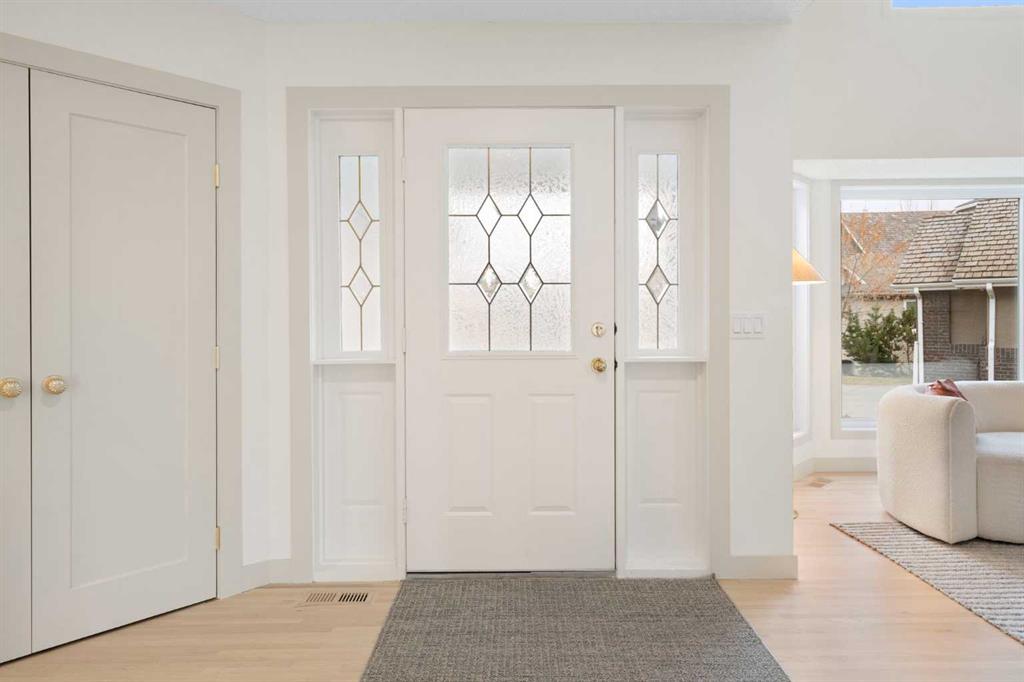 Picture for 523 Woodbriar Place SW