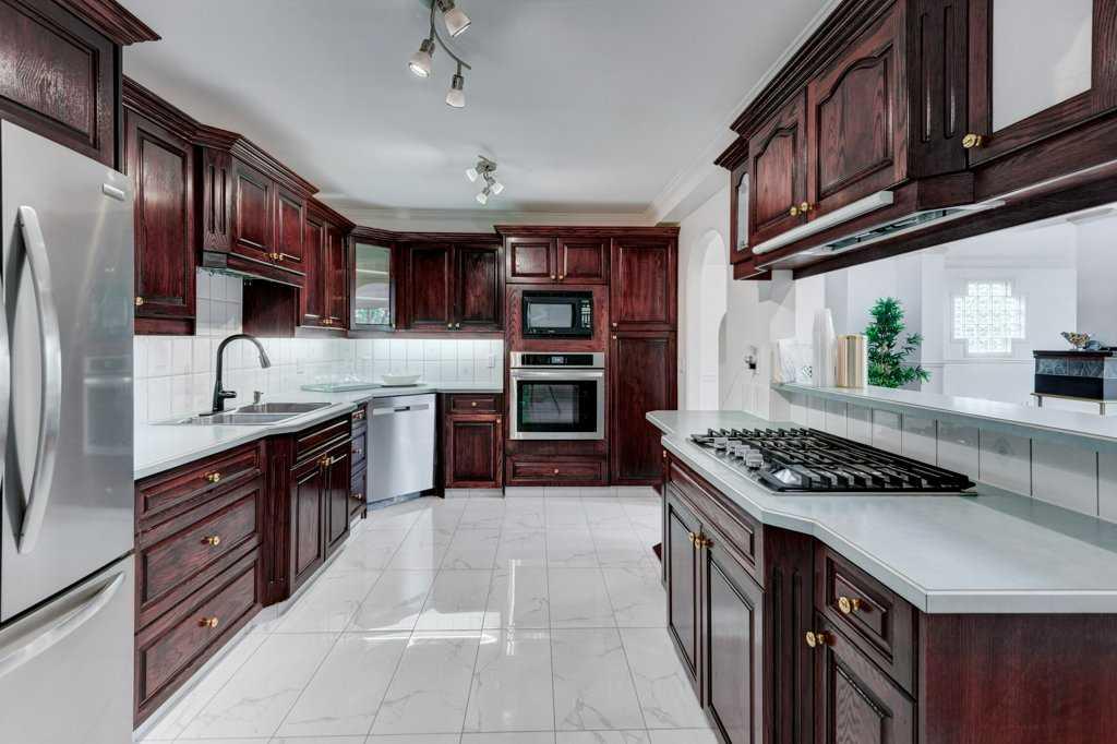 Picture for 301, 705 56 Avenue SW