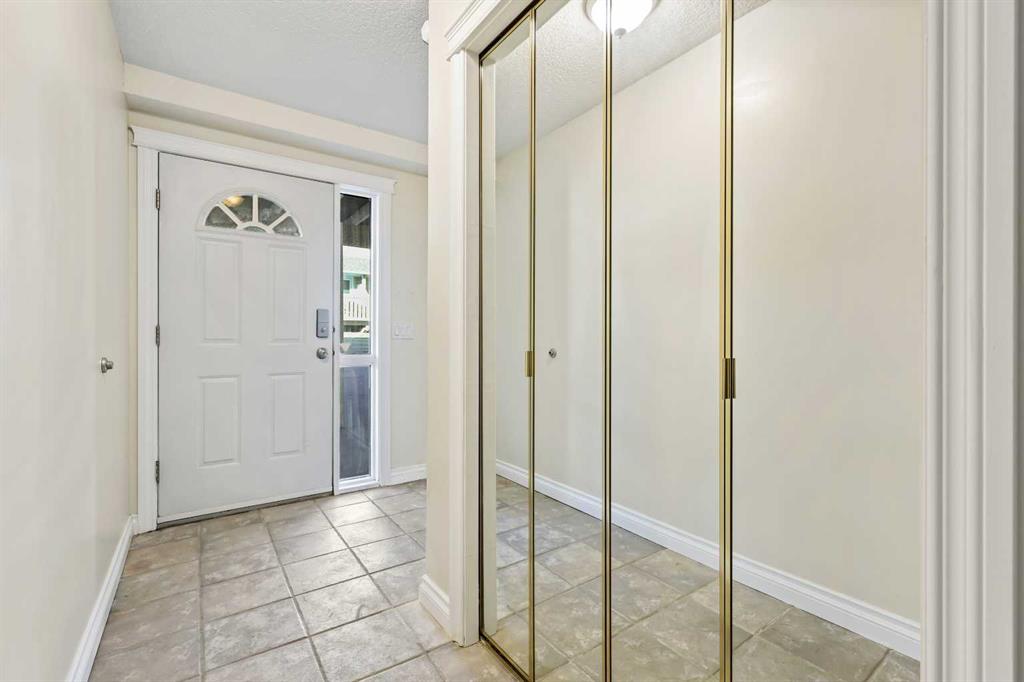 Picture for 392 Killarney Glen Court SW