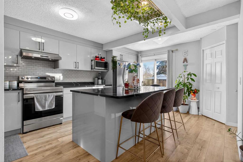 Picture for 77 Summerfield Road SE