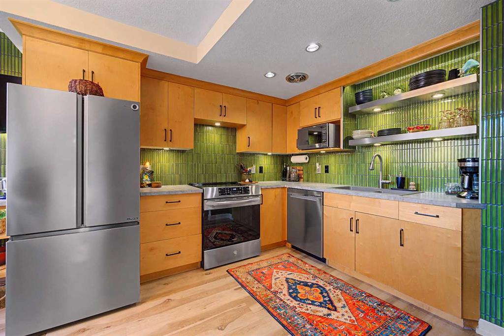 Picture for 301, 1309 14 Avenue SW