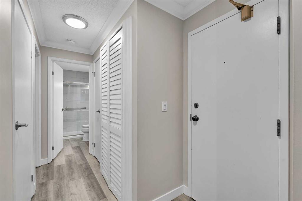 Picture for 302, 727 56 Avenue SW