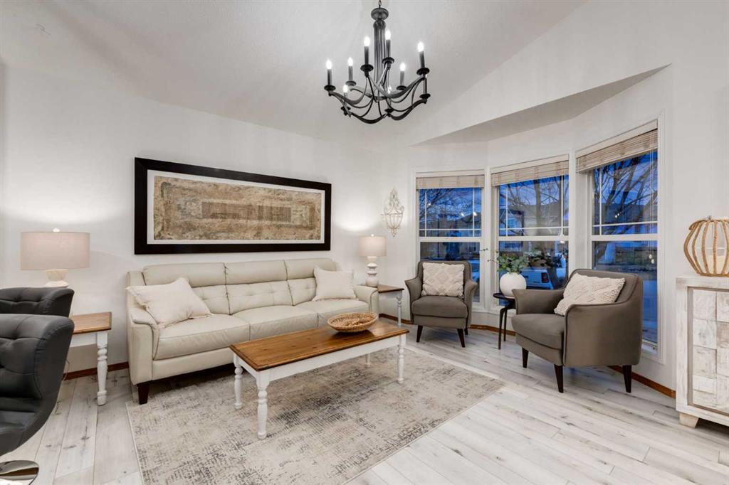 Picture for 117 CRAMOND Crescent SE