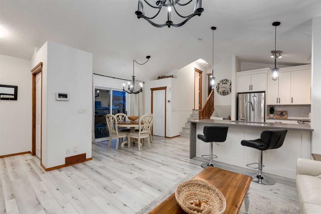 Picture for 117 CRAMOND Crescent SE