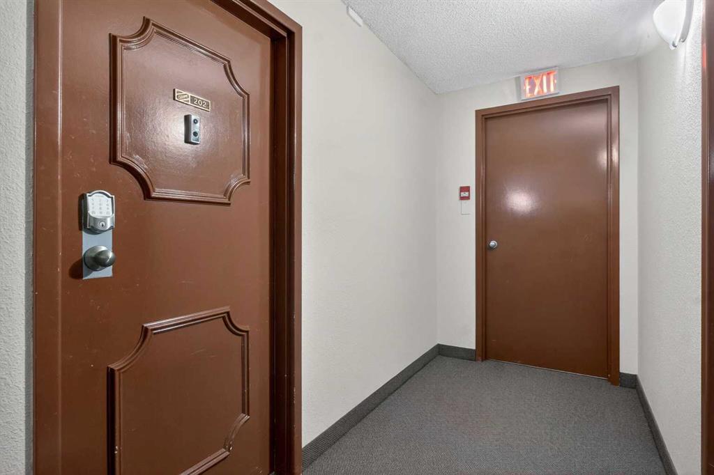 Picture for 202, 1011 12 Avenue SW