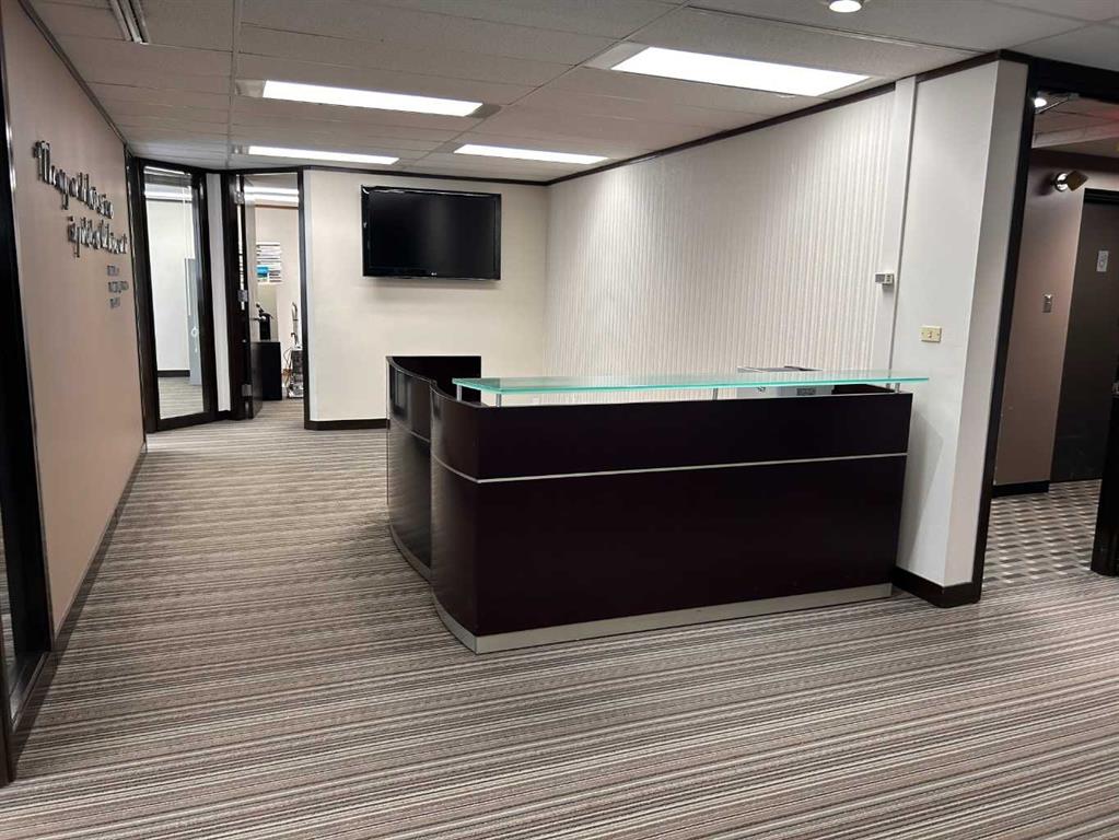 Picture for 300, 900 6 Avenue SW