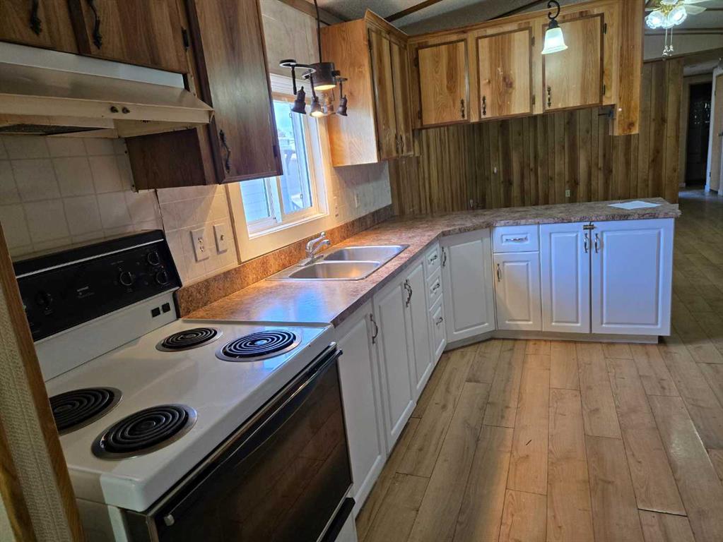 Picture for 115 Sunset Way NE