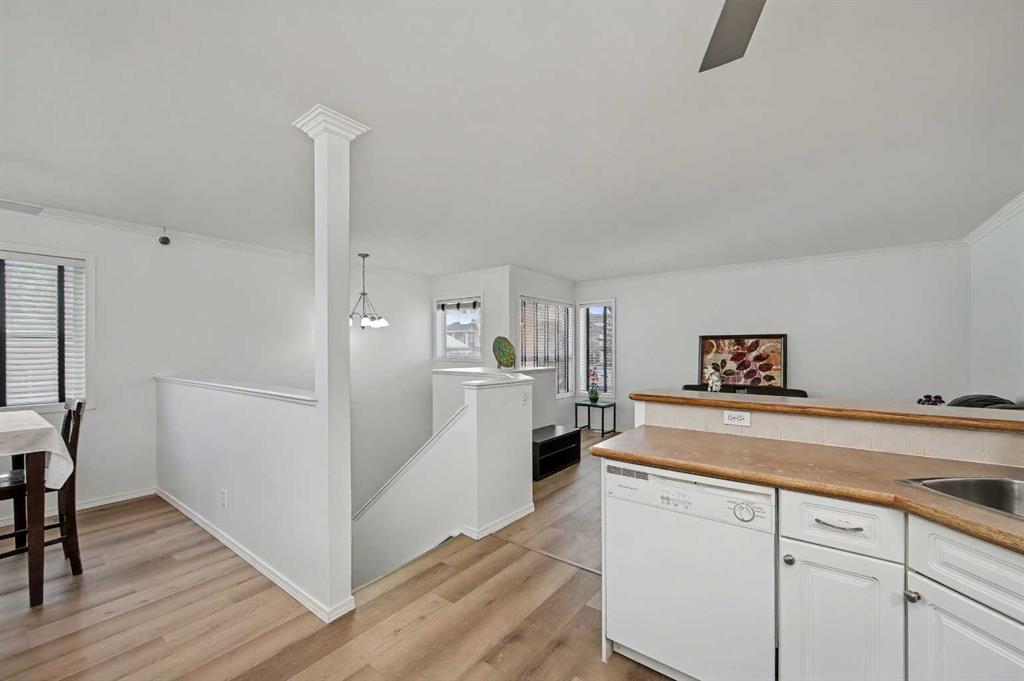Picture for 1409 Strathcona Way 
