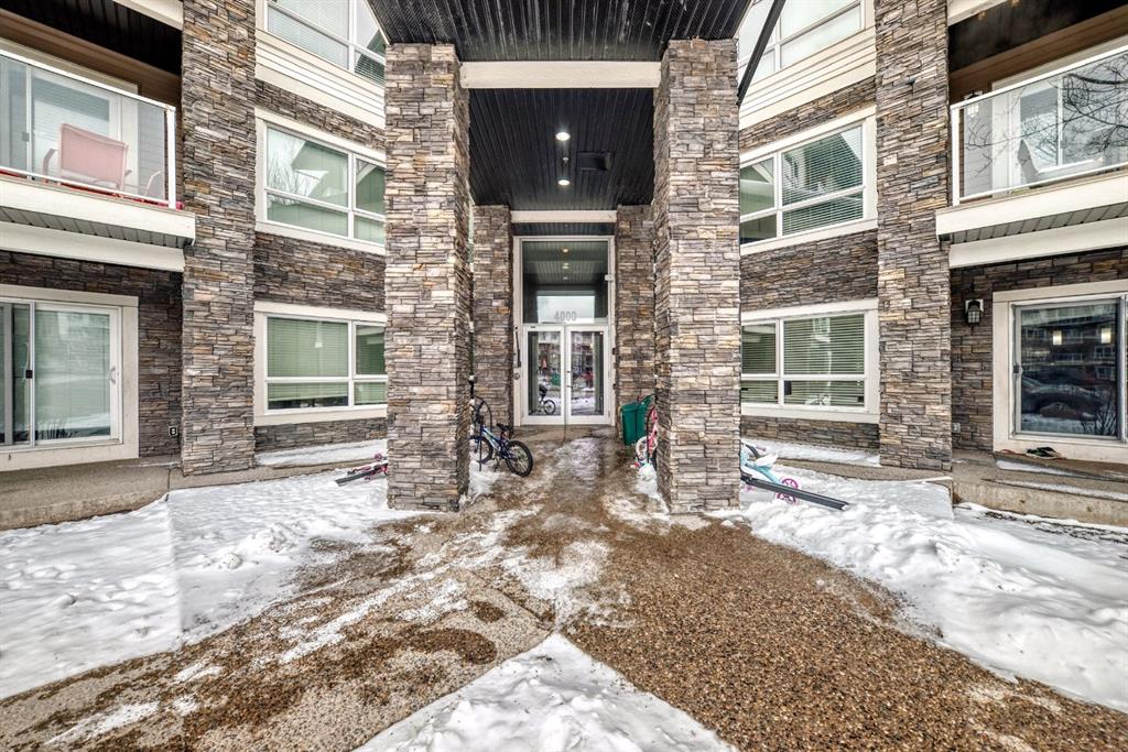 Picture for 4214, 220 Skyview Ranch Road NE