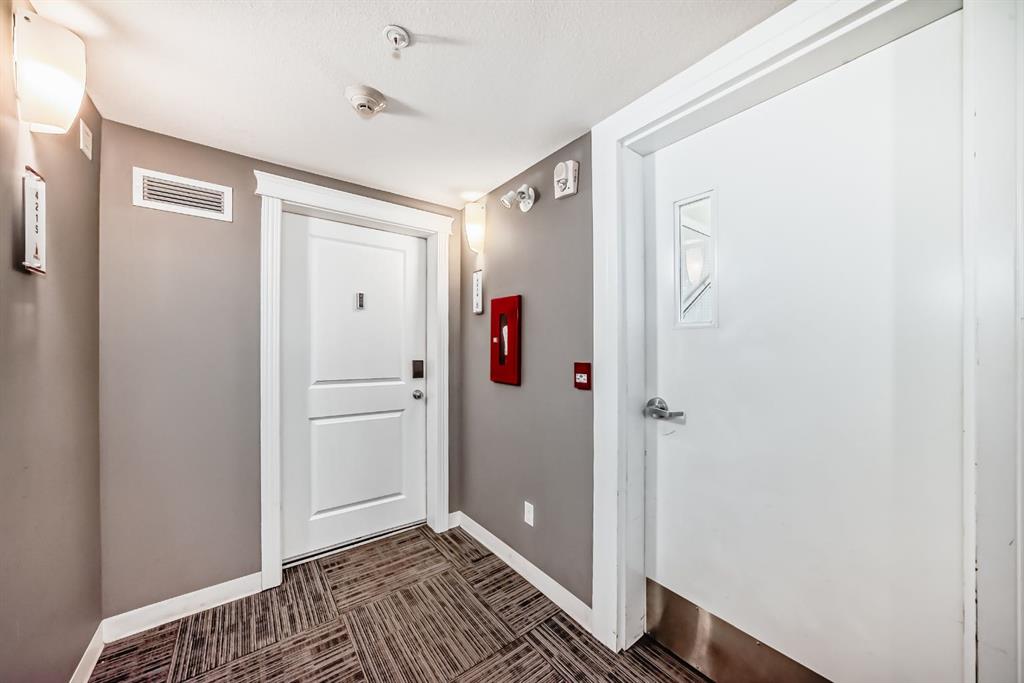 Picture for 4214, 220 Skyview Ranch Road NE