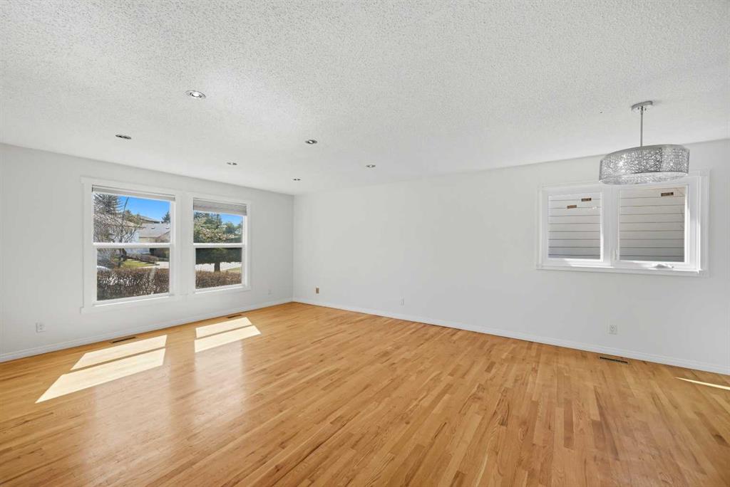 Picture for 92 Whitlock Close NE