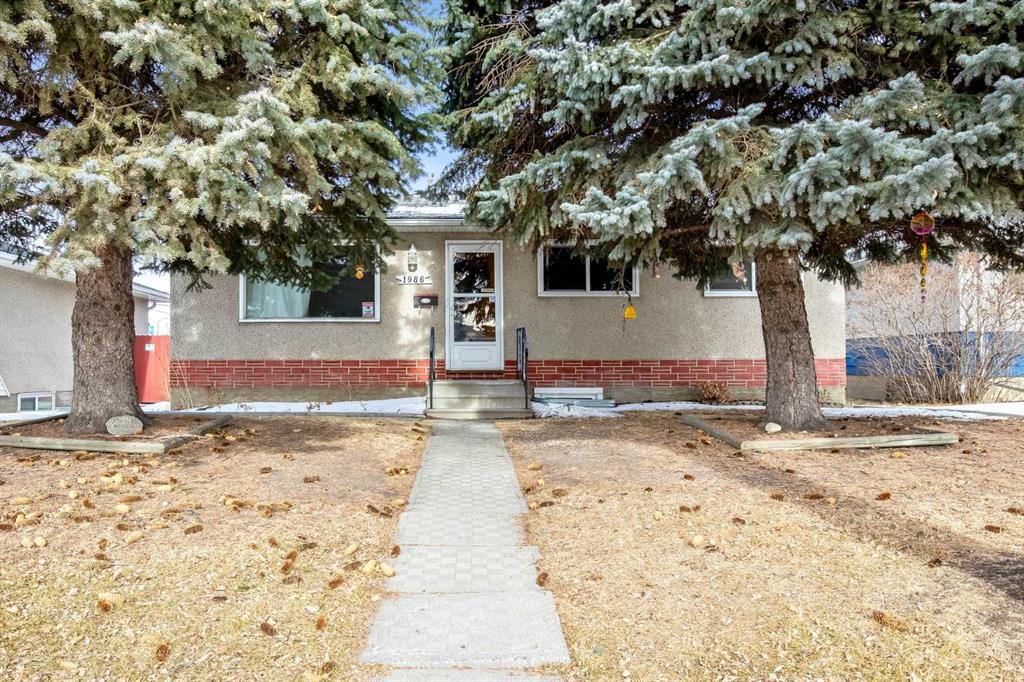 Picture for 1986 Cottonwood Crescent SE