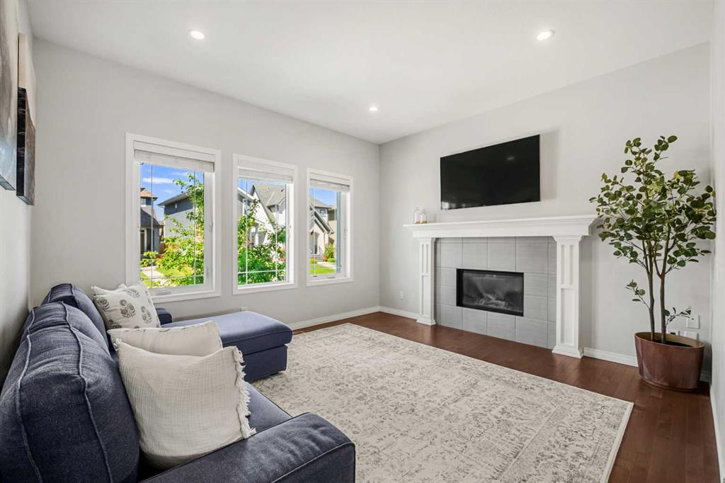 Picture for 393 Marquis Heights SE