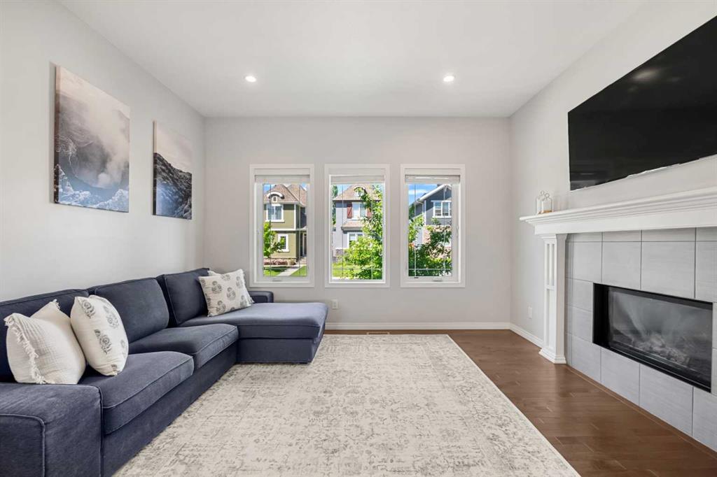 Picture for 393 Marquis Heights SE