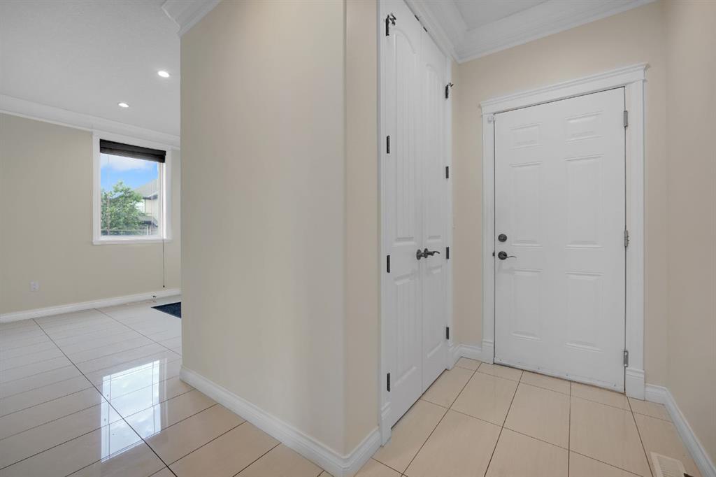 Picture for 40 Baywater Court SW