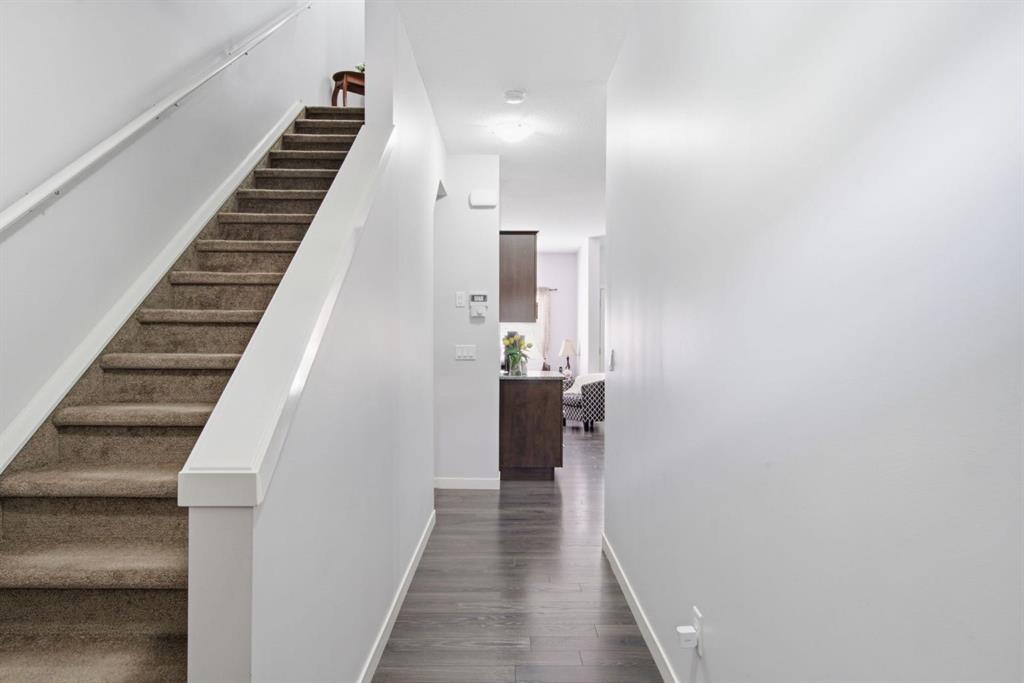 Picture for 126 Copperpond Landing SE