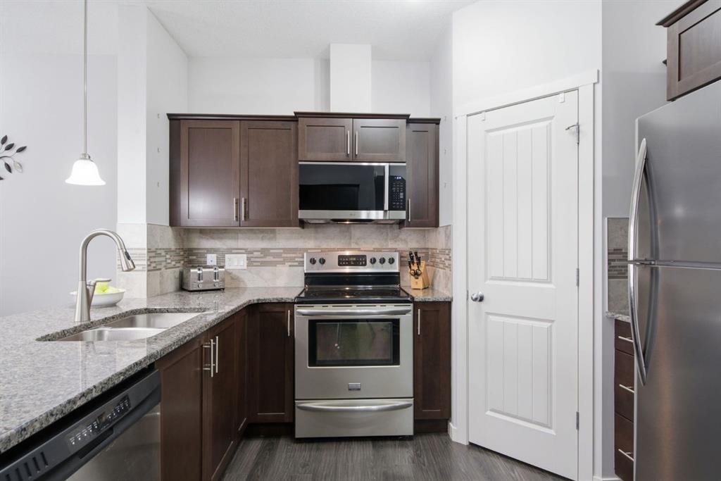 Picture for 126 Copperpond Landing SE