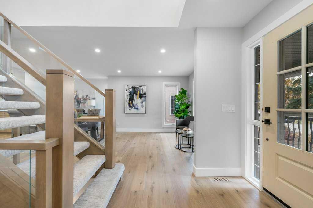 Picture for 711 Mckenzie Lake Bay SE