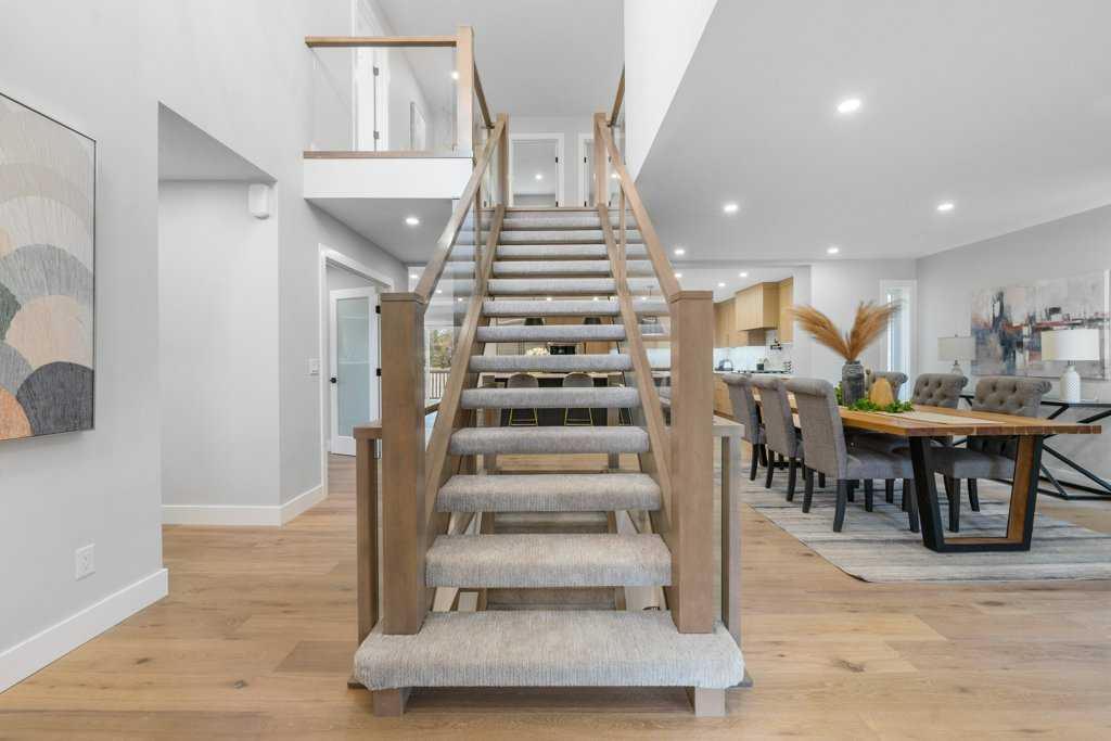 Picture for 711 Mckenzie Lake Bay SE