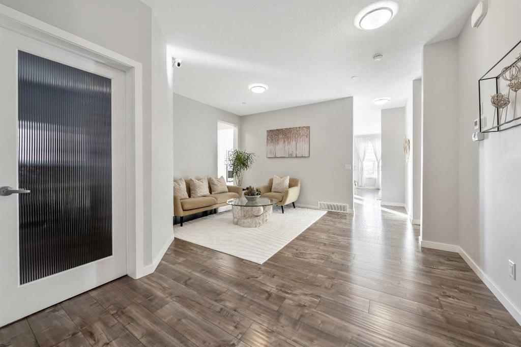 Picture for 240 Lucas Crescent NW