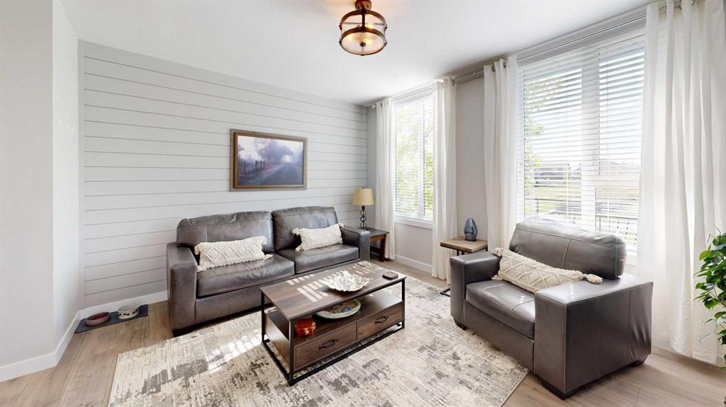 Picture for 102 Drake Landing Wynd 