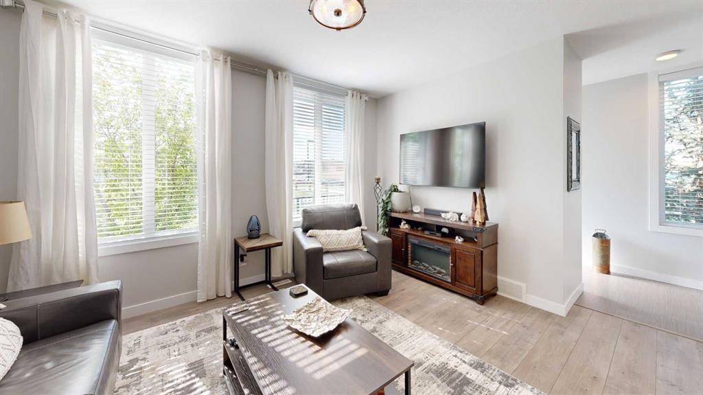 Picture for 102 Drake Landing Wynd 