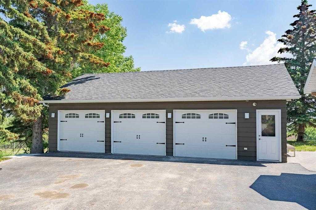 Picture for 196044 144 Street W